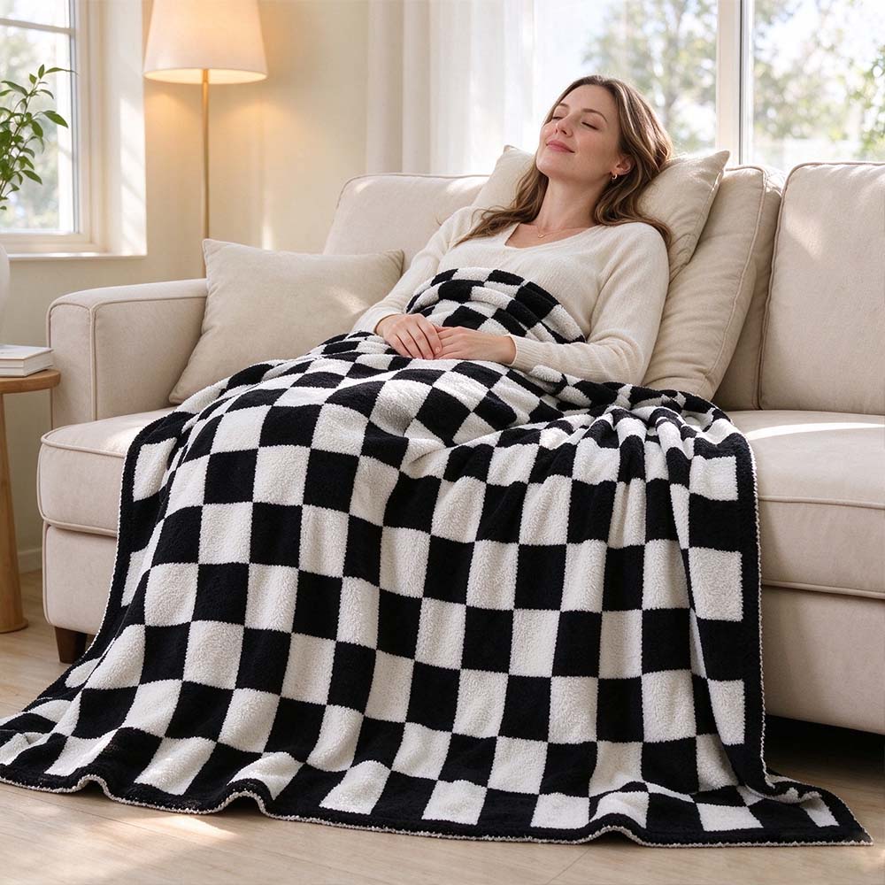 Checkerboard Plush Throw Blanket, Soft Cozy Flannel Checkered Blanket | COZORVEL