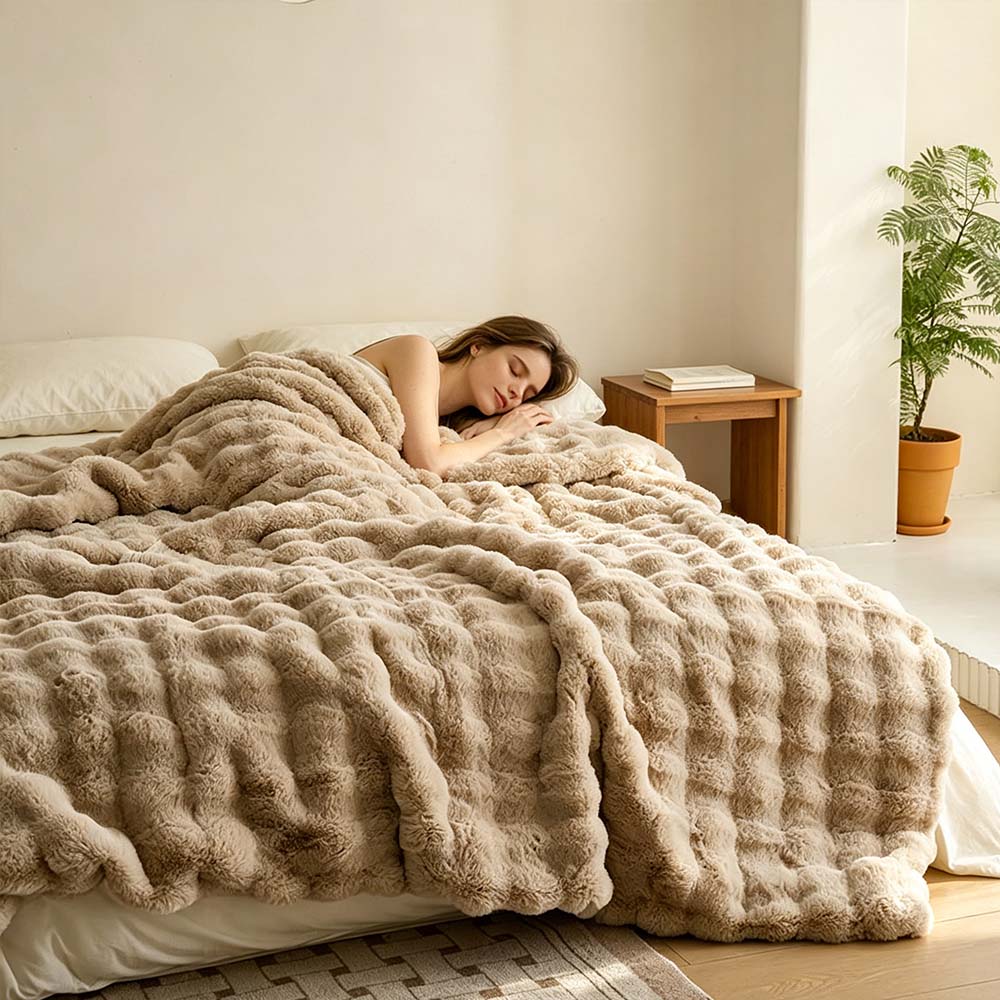 Cozy Faux Fur Throw Blanket for Couch, Fuzzy Soft Plush Blanket| COZORVEL